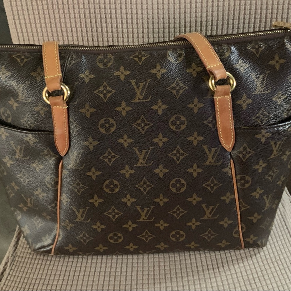 SOLD❤️Louis Vuitton Totally Tote Bag